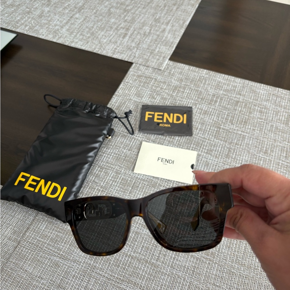Used good condition Fendi Sunglasses